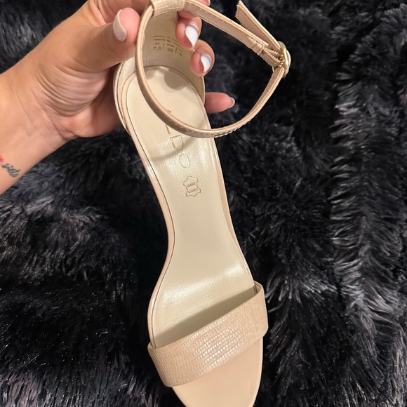 ALDO Beige High Heels SIZE 7.5 - Picture 3 of 6